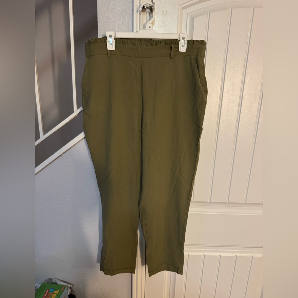 LC Lauren Conrad Green Paper Bag Wasit Chinos with Straight Leg